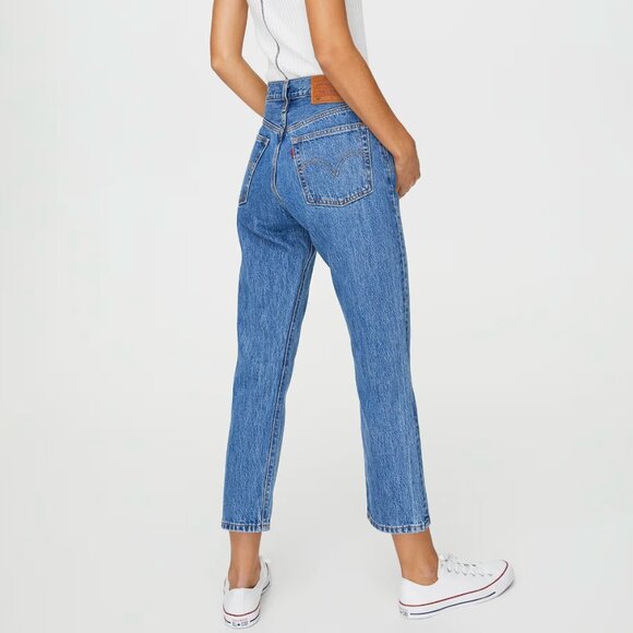 Levis 501® Original Cropped Women's Jeans - Medium Wash - Picture 1 of 8